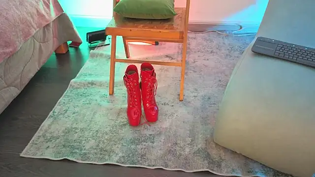 fransheskarossi online show from April 12, 11:57 am