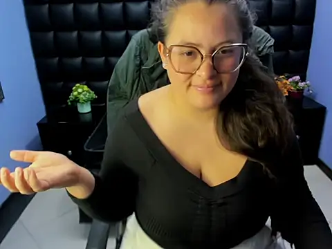 Sarah Boobs  online show from March 14, 4:02 am