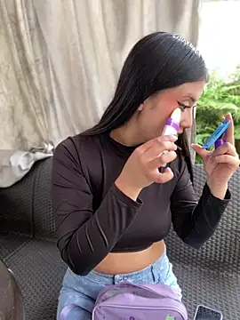 StrawberryPink  online show from March 20, 11:37 am