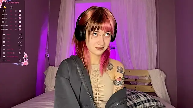 Dina Cams online show from March 1, 4:39 pm