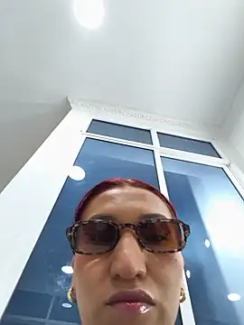 roxxy white online show from June 17, 4:41 pm