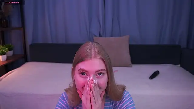 LanaRoxxy online show from April 2, 12:35 pm