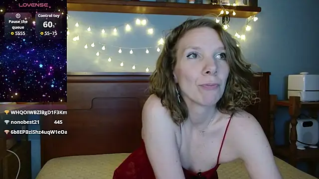 Daisy Lovely online show from February 3, 6:40 am