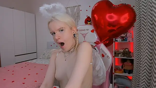 Mia WaterFall online show from February 14, 4:03 am