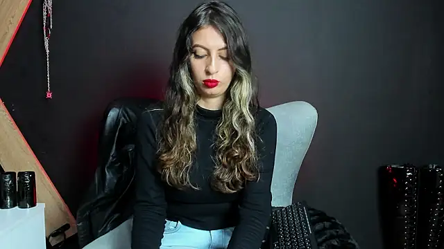 GoddesLeila online show from March 19, 3:38 pm