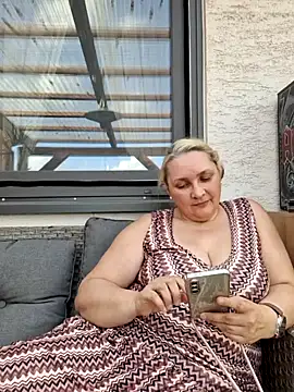 MaskedQueen77 online show from July 13, 3:35 pm