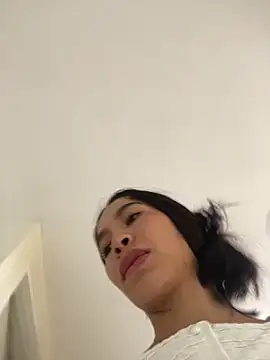 JuliaaVega online show from March 17, 2:21 pm