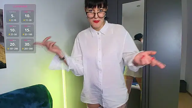 Agata  Moore online show from April 7, 4:58 am