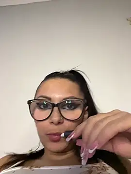 HiddendesireXO01 online show from February 20, 9:55 am