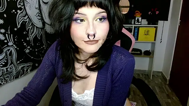 neena nyx  online show from July 31, 9:27 pm