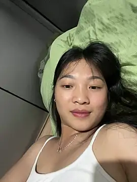 Lyn-be99 online show from June 6, 4:02 pm
