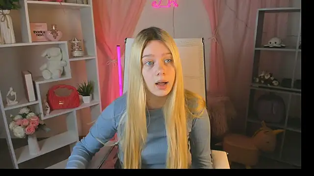 CelestineMauriac online show from April 13, 3:24 pm