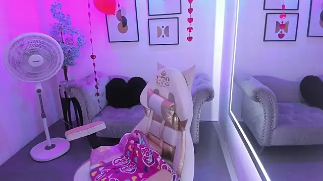 Victoria  doll online show from February 11, 12:28 pm