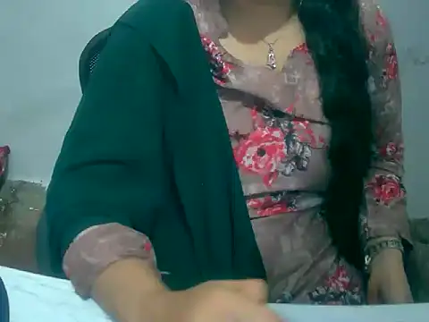 Cute Aliyaa online show from February 25, 10:14 am