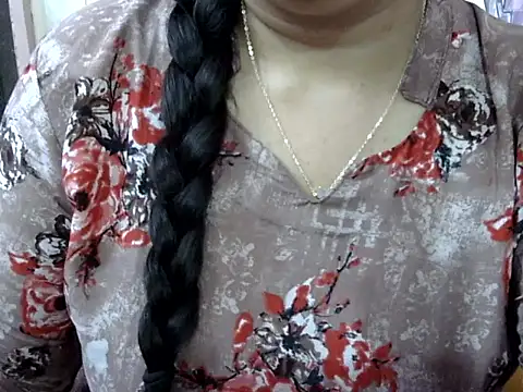 Cute Aliyaa online show from March 25, 2:20 pm