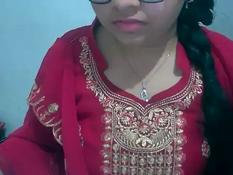 Cute Aliyaa online show from February 27, 11:32 am