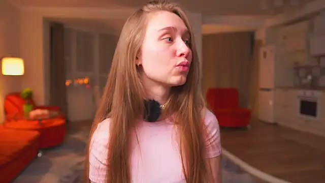 SharaNewbern online show from March 27, 4:08 pm