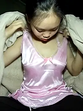 derylove  online show from February 4, 6:33 pm