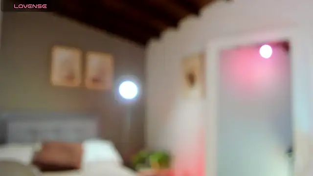 SalomeStorm  online show from April 11, 1:48 pm