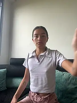 bliinkii and luka  online show from April 6, 12:28 pm