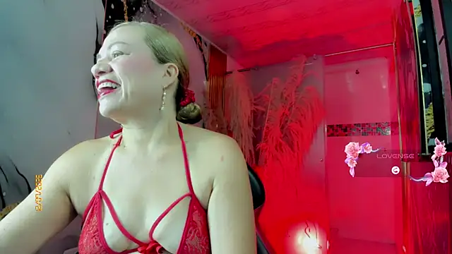 alicee  mature online show from July 13, 4:13 am