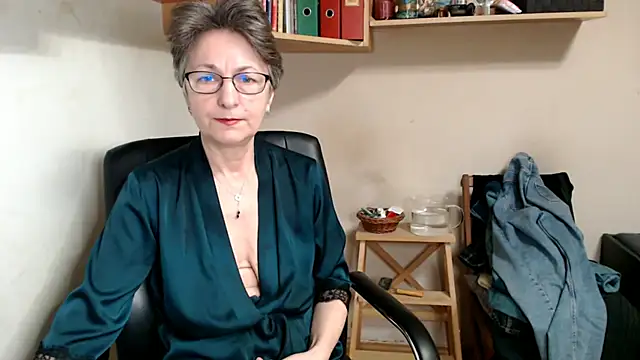 katemodel online show from December 2, 9:55 am