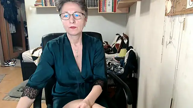 katemodel online show from November 3, 10:08 am