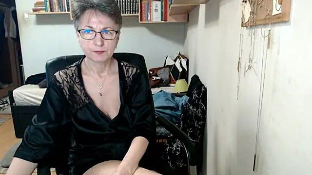 katemodel online show from October 18, 7:11 am