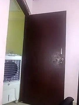 Aliya Hott online show from April 28, 5:55 am