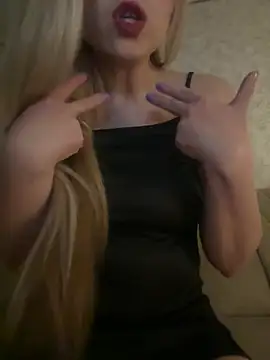 NikkiMis online show from April 5, 9:47 pm