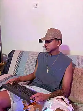 paulhot11 online show from April 26, 3:59 am