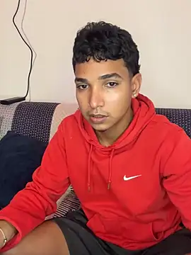 paulhot11 online show from April 25, 3:09 am