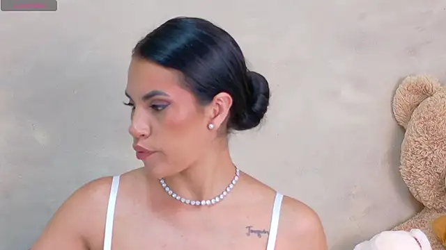 AndiVasquez online show from April 15, 11:00 am