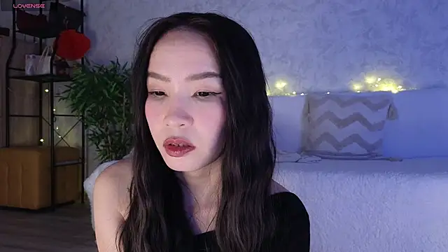 saya li11 online show from February 19, 4:17 pm