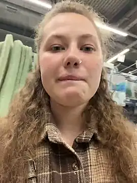 AsynaYuuki online show from March 1, 4:18 pm