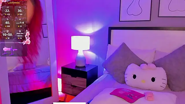 QueenRose    online show from March 28, 1:32 pm