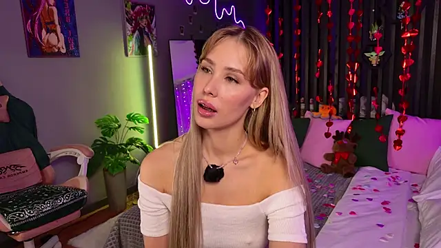 plugmyHDMI online show from February 8, 8:01 pm