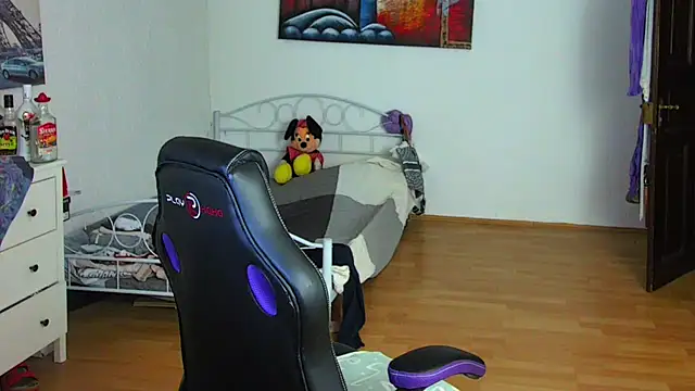 Sylly online show from December 14, 8:53 am