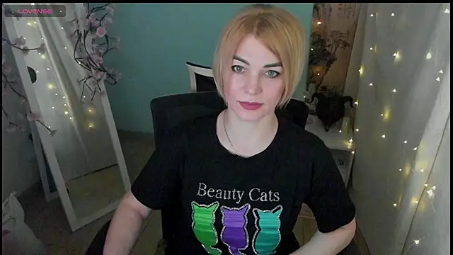 CuttieEmma online show from May 7, 12:53 pm