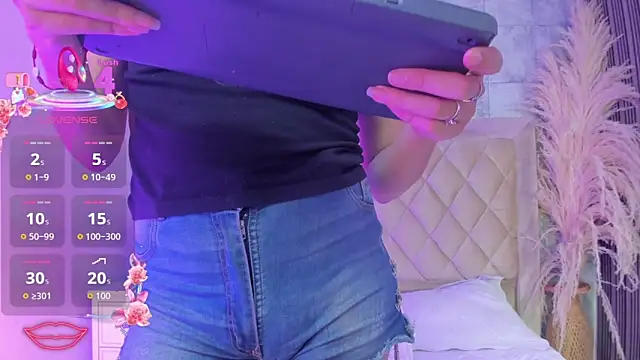 CleoFoxx  online show from April 9, 12:43 pm