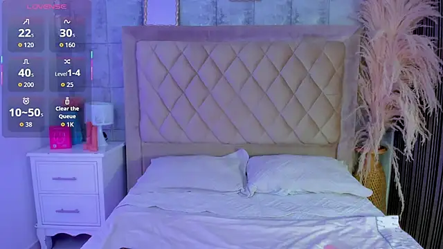 CleoFoxx  online show from April 14, 1:33 pm