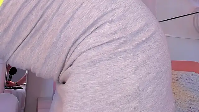 Zoe Hilton online show from February 5, 9:12 am