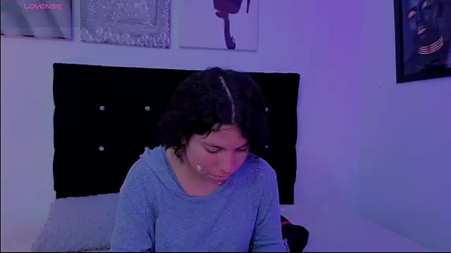 Zoe-yanin online show from March 23, 7:09 pm