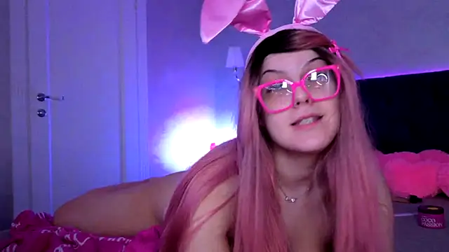 ChristallBreaz online show from April 1, 9:01 pm