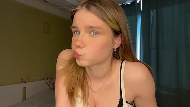 EarthaStinett online show from March 24, 5:24 am