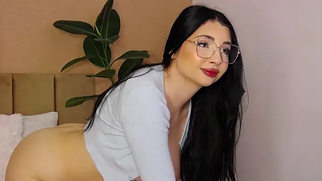 BellaHere online show from May 16, 6:49 am