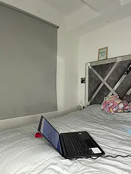 KimCollinss online show from February 12, 3:30 am