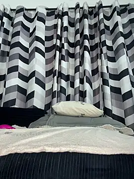 SluttyEll online show from February 6, 6:55 pm