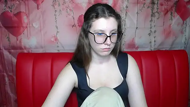 LilianaShine online show from March 3, 7:25 am