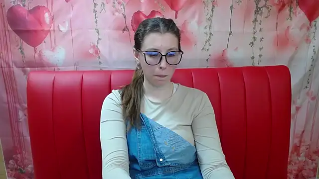 LilianaShine online show from April 8, 11:45 am